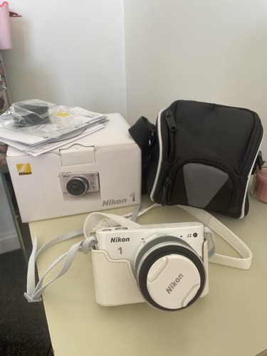 Nikon j2 - nikon, 1