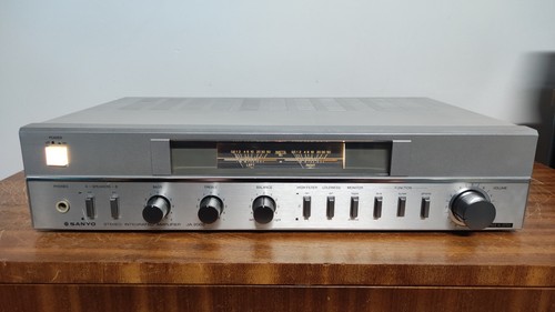 Sanyo 2003 amplifier vu - sanyo,