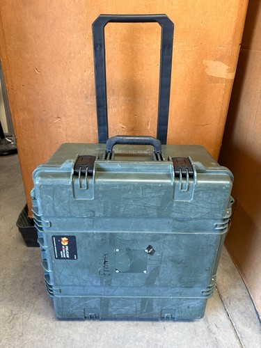 Pelican storm im2875 square - pelican,