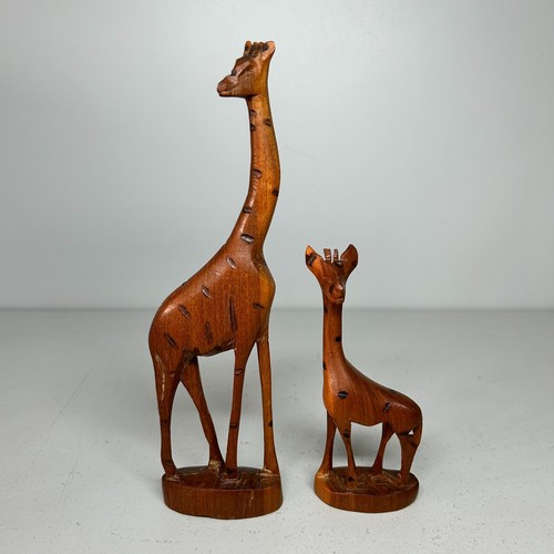 Wooden carved pair - pair, giraffe
