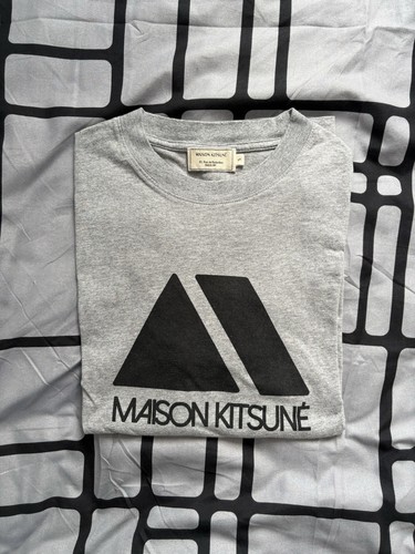Maison kitsune triangle - triangle,
