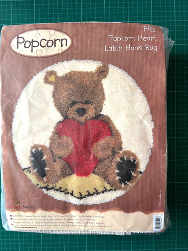 Popcorn heart latch - popcorn, rug