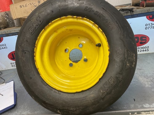 Stud wheel and smooth tyre - stud,