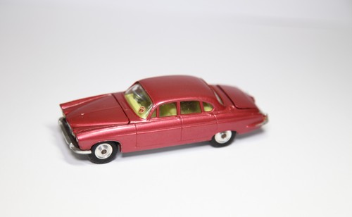 Corgi 238 jaguar mark - corgi,