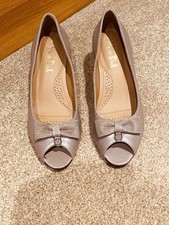 Van Dal Shoes 4.5E, brand new