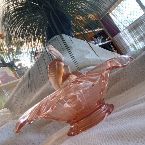Rare pink pelican figurine - rare,
