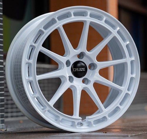 White cyclone alloy wheels - white,