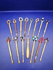 15 wooden decorated lace