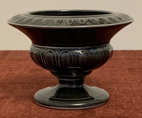 Holkham pottery grey pedestal - holkham,