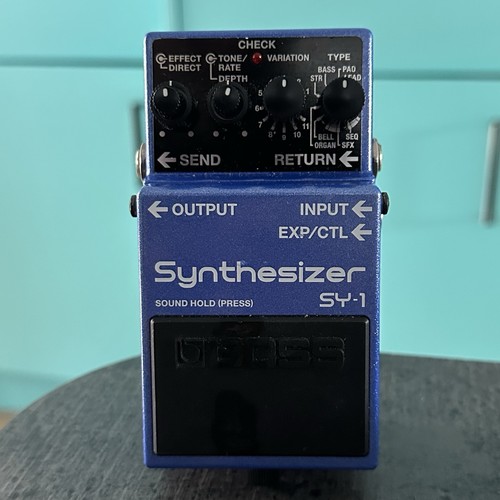 Boss synthesizer guitar - sy-1,