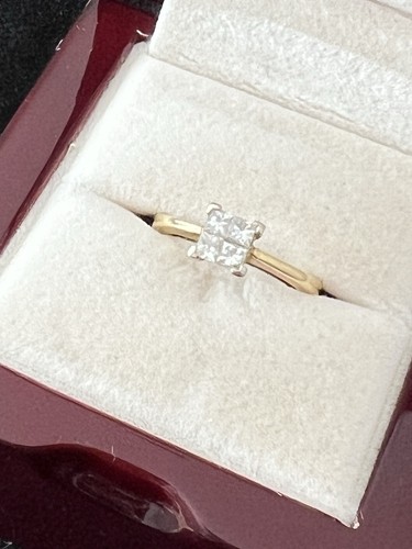 18ct gold diamond cluster ring - 18ct,