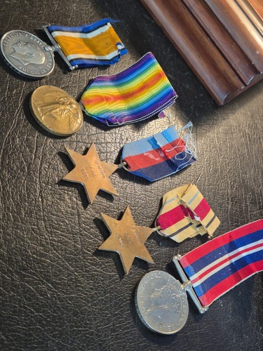 Ww1 and ww2 medal - and,