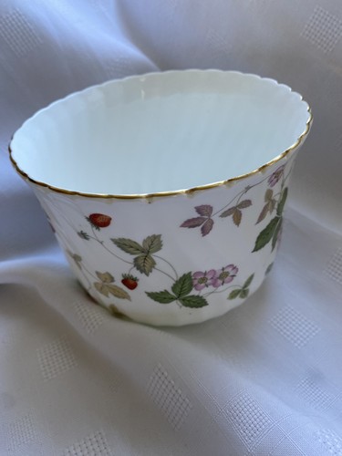 Wedgwood wild strawberry bowl - strawberry,