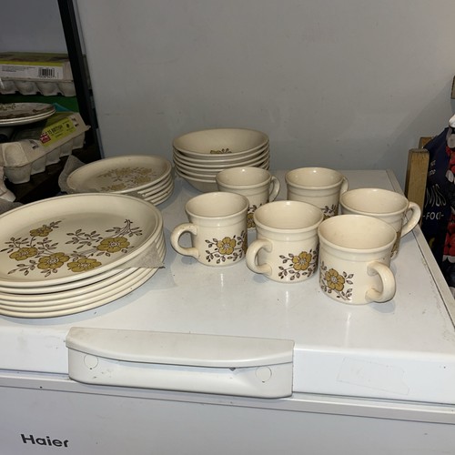 Biltons dinner plates design - biltons,