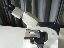 Leica DM2000. Benchtop