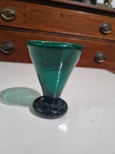 Small bristol green - small, conical