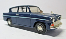 Vanguards Ford Anglia 1:43