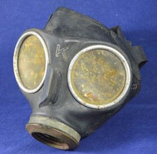 German WW2 Luftschutz Gas Mask