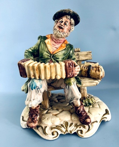 Large capodimonte tramp - large,