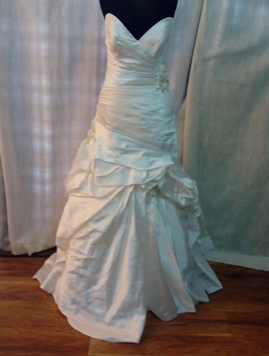 Wedding dress size ivory - wedding,