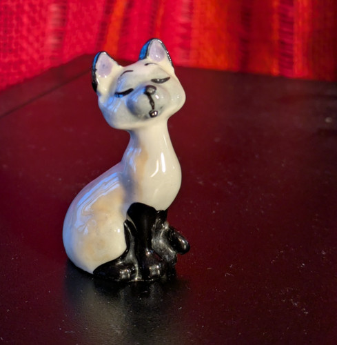 Siamese cat figurine - siamese,