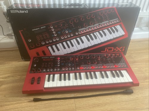 Roland synthesizer - jd-xi,