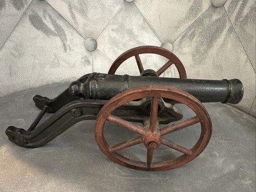 Antique american cast iron - cast,