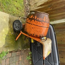 Belle 110v cement mixer