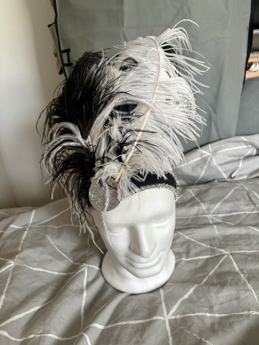 Black white ostrich - black,