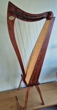 Lever HARP, Dusty Strings