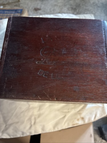 Vintage wooden cigar box - wooden,
