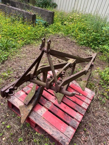 Ferguson 3furrow plough - ferguson, uk