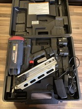 Max GS690CH Gas Nail Gun