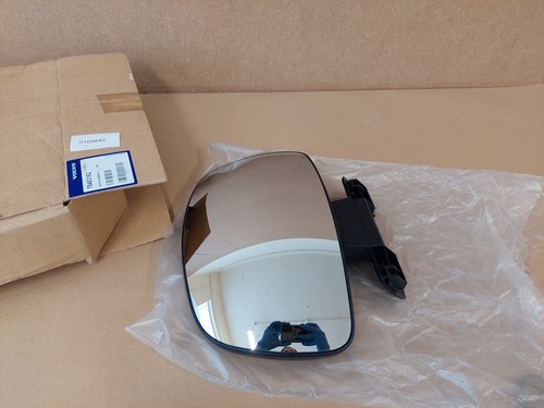 Volvo kerb side view - volvo,