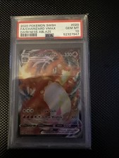 Pokémon TCG Charizard VMAX