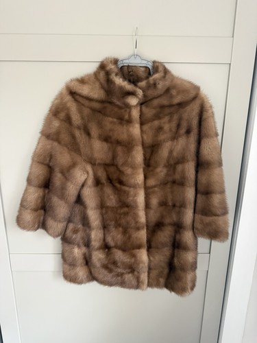 Horizontal natural mink - horizontal,