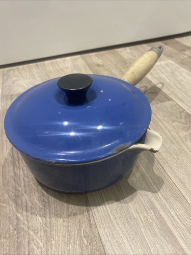 Creuset vintage cast iron - le,
