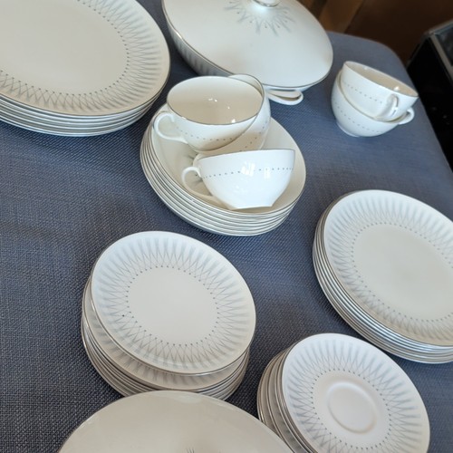 Royal doulton debut - doulton,