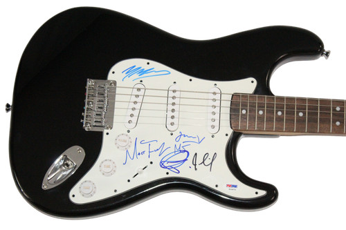 Maroon full band signed - 5,