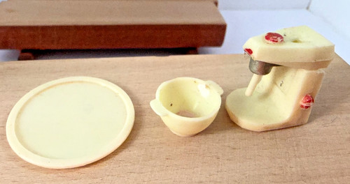Vintage dollshouse dol - vintage,