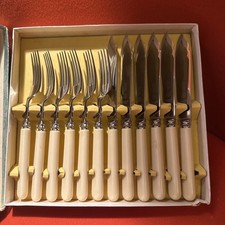 VINTAGE SHEFFIELD FISH KNIVES