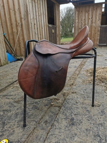 Bates saddle with - gp,