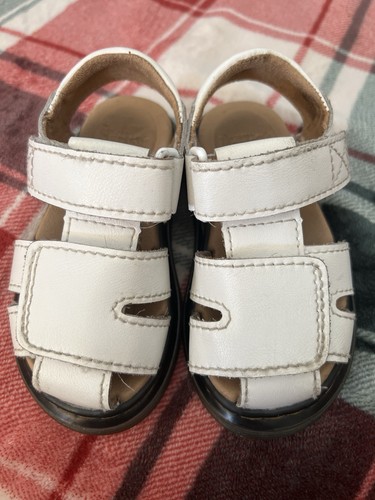 Martins toddler size 6 - dr,