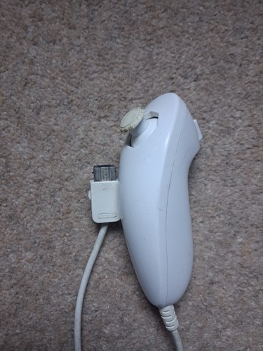 Official nintendo wii nunchuck - wii,