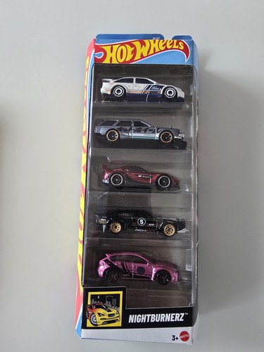 Hot wheels nissan - 5, incl