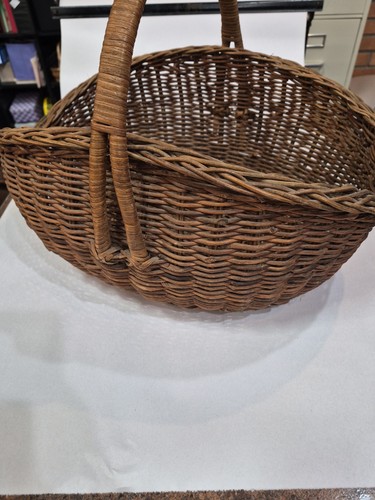 Sturdy wicker gathering basket - sturdy,