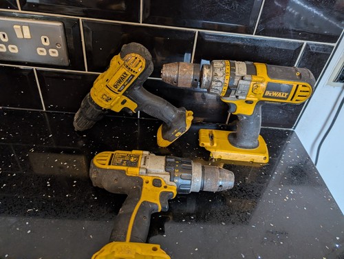 3dewalt drills one - faulty, 2
