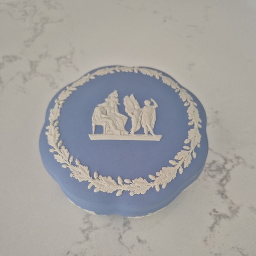 Wedgwood blue jasperware round - blue,