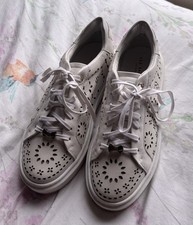 Ted Baker “Cwisp” Floral