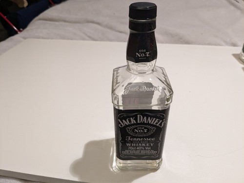 Jack daniels whiskey empty - x,